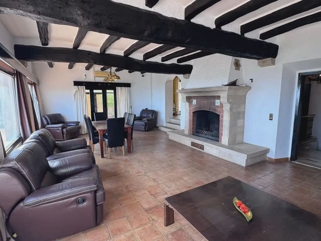 6 makuuhuone Huvila myytävänä paikassa Castell d'Aro, Castell-Platja d'Aro mukana 
autotalli - 585 000 € (Ref: 9758135)