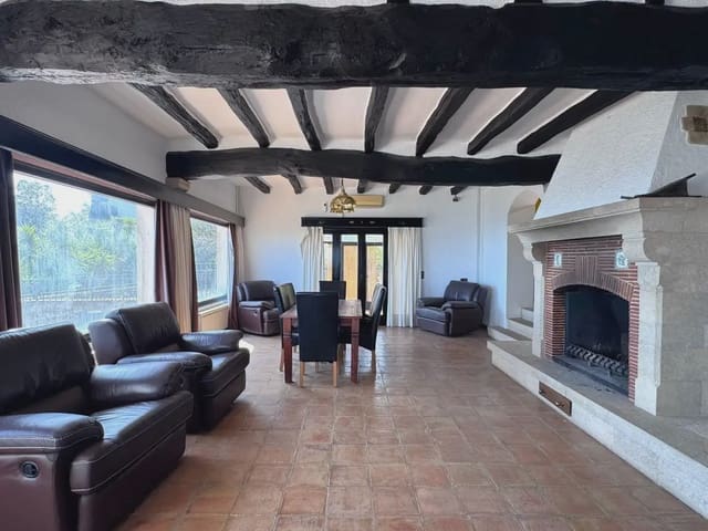 6 makuuhuone Huvila myytävänä paikassa Castell d'Aro, Castell-Platja d'Aro mukana 
autotalli - 585 000 € (Ref: 9758135)