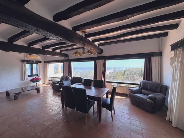 6 makuuhuone Huvila myytävänä paikassa Castell d'Aro, Castell-Platja d'Aro mukana 
autotalli - 585 000 € (Ref: 9758135)