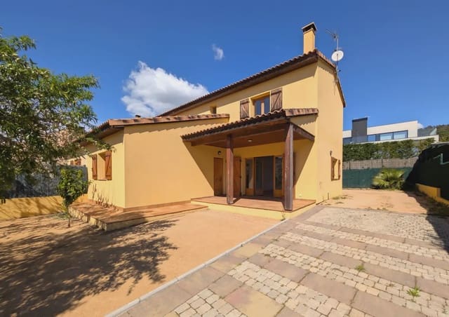 4 camera da letto Villetta Bifamiliare in vendita in Santa Cristina d'Aro con garage - 469.000 € (Rif: 9783476)