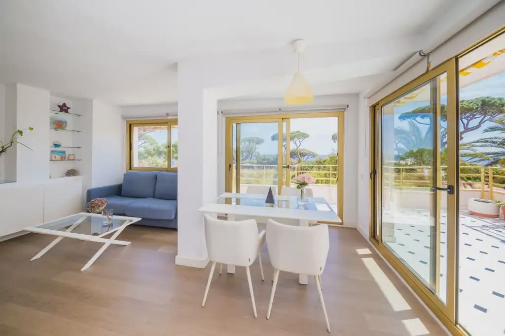 1 sypialnia Apartament przy plaży na sprzedaż w S'Agaro z basenem garażem - 335 000 € (Ref: 9794923)