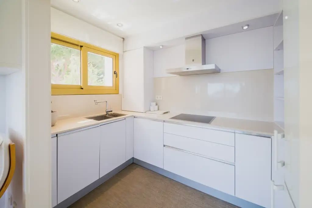 1 sypialnia Apartament przy plaży na sprzedaż w S'Agaro z basenem garażem - 335 000 € (Ref: 9794923)