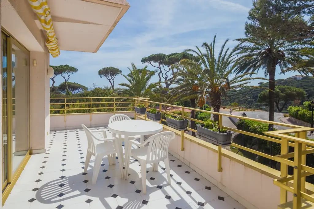 1 sypialnia Apartament przy plaży na sprzedaż w S'Agaro z basenem garażem - 335 000 € (Ref: 9794923)