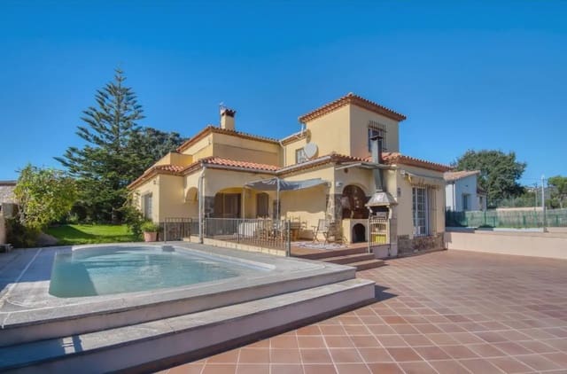 4 chambre Villa/Maison à vendre à S'Agaro, Castell-Platja d'Aro avec piscine garage - 850 000 € (Ref: 9795603)