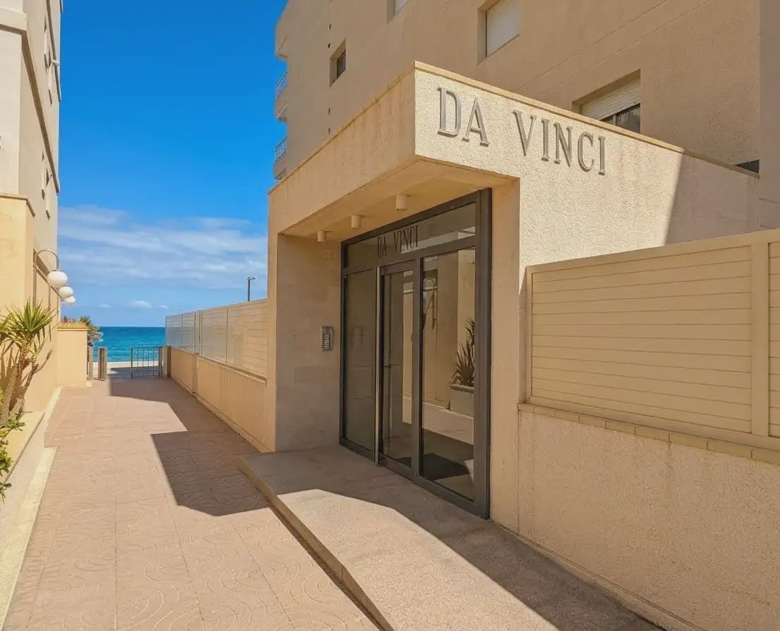 3 soveværelse Strandlejlighed til salg i Platja d'Aro med garage - € 700.000 (Ref: 9814410)
