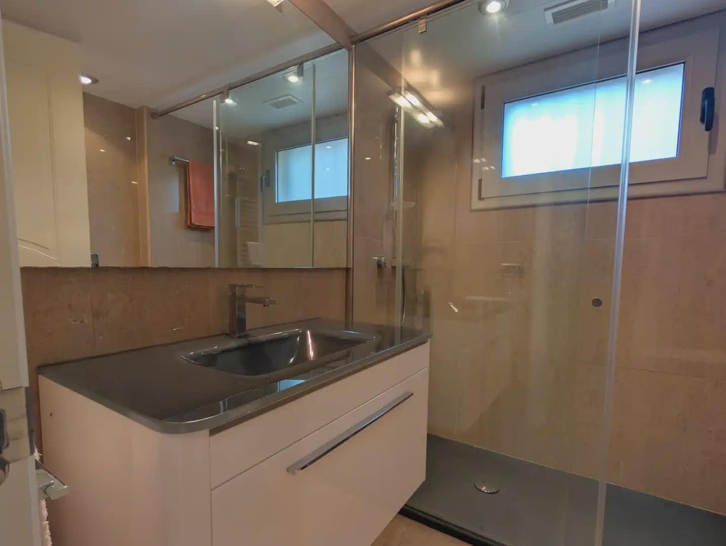 3 soveværelse Strandlejlighed til salg i Platja d'Aro med garage - € 700.000 (Ref: 9814410)