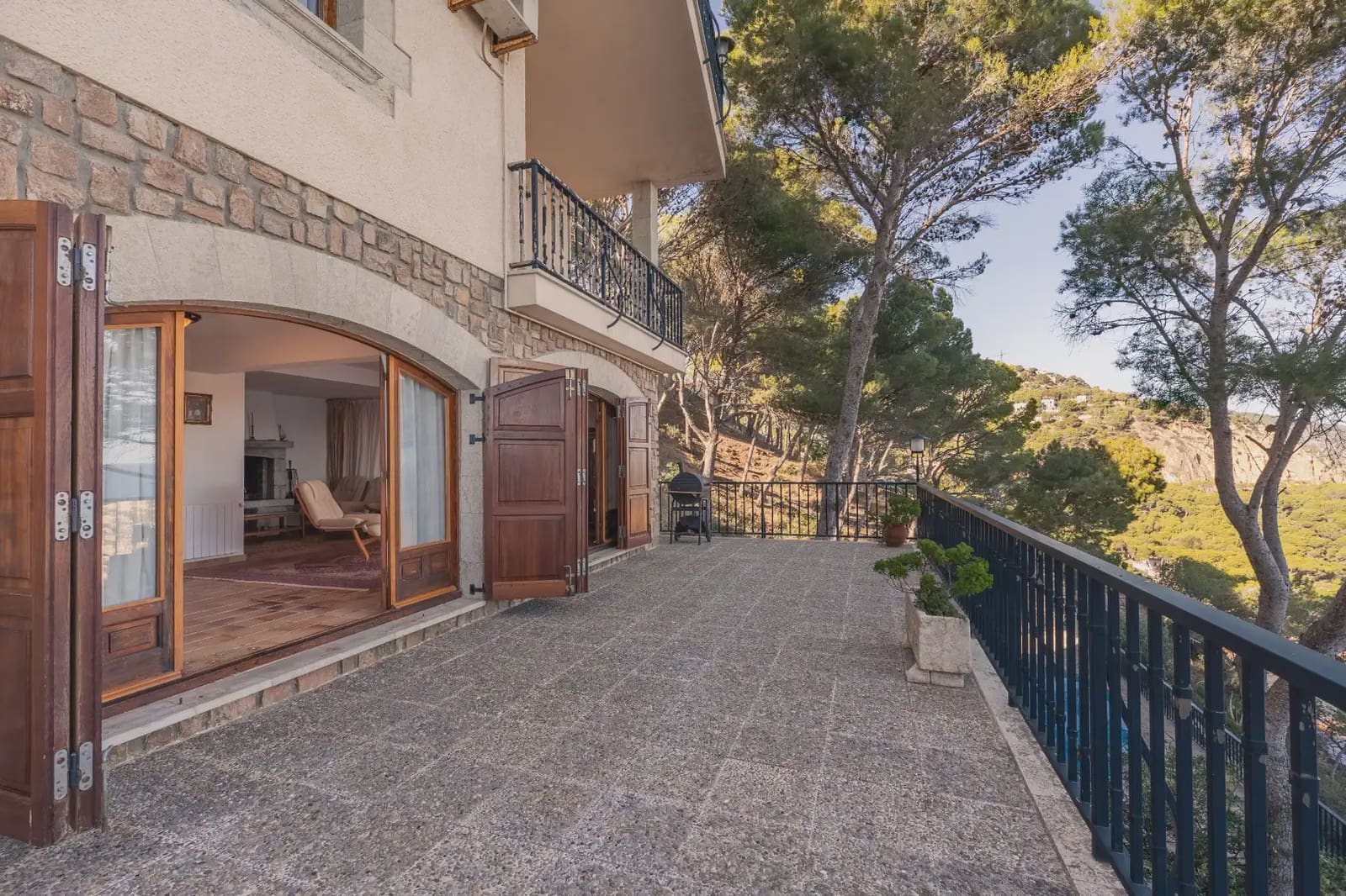 4 bedroom Villa for sale in Begur with pool garage - € 2,800,000 (Ref: 9818462)
