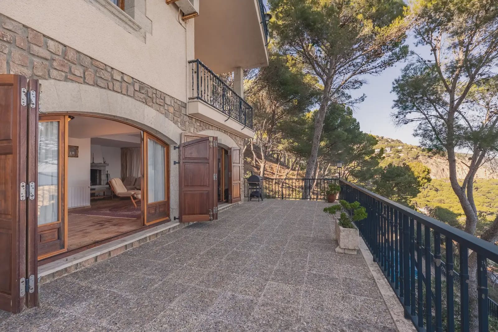 4 bedroom Villa for sale in Begur with pool garage - € 2,800,000 (Ref: 9818462)