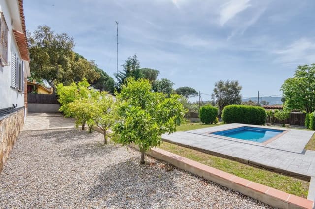 4 slaapkamer Villa te koop in Santa Cristina d'Aro met zwembad garage - € 495.000 (Ref: 9818726)