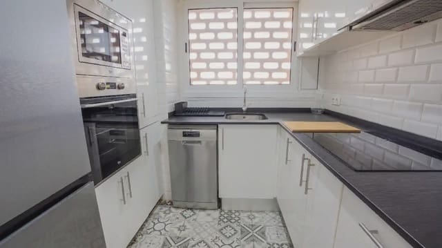 2 slaapkamer Appartement te koop in Platja d'Aro, Castell-Platja d'Aro met zwembad garage - € 315.000 (Ref: 9820803)