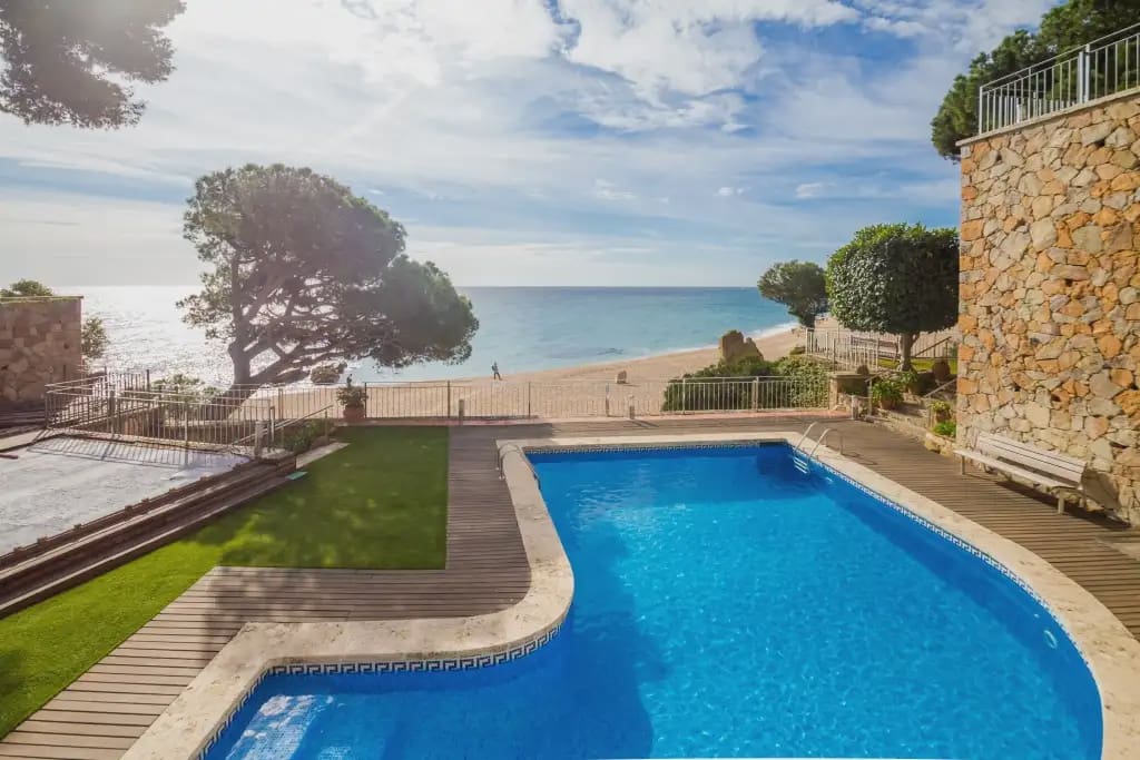 Flat for sale in Platja d'Aro with pool garage - € 665,000 (Ref: 9825811)