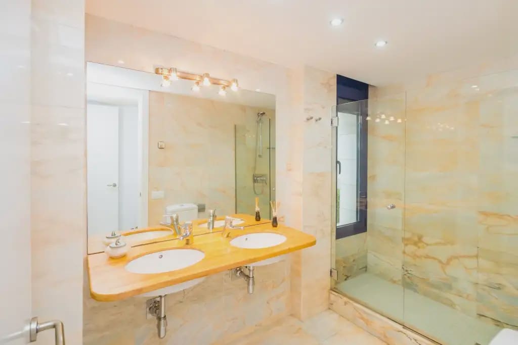 Flat for sale in Platja d'Aro with pool garage - € 665,000 (Ref: 9825811)