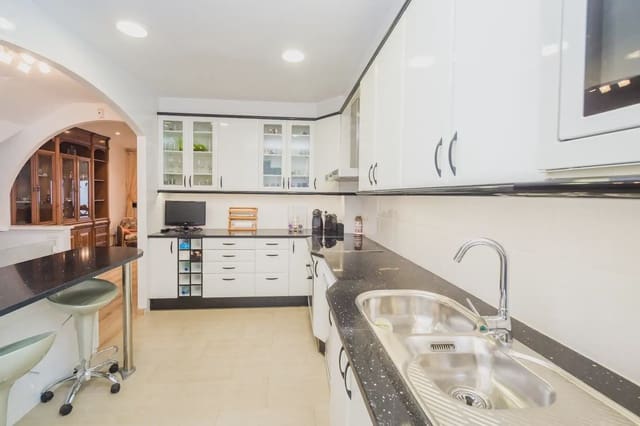 3 soveværelse Byhus til salg i Calonge i Sant Antoni med swimmingpool garage - € 549.000 (Ref: 9828012)