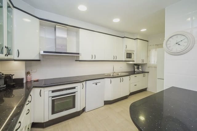 3 soveværelse Byhus til salg i Calonge i Sant Antoni med swimmingpool garage - € 549.000 (Ref: 9828012)