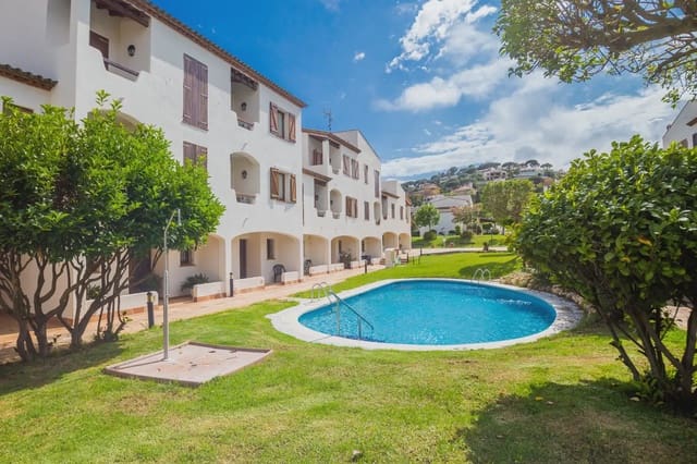 3 soveværelse Byhus til salg i Calonge i Sant Antoni med swimmingpool garage - € 549.000 (Ref: 9828012)
