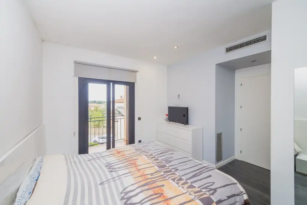 3 bedroom Apartment for sale in Calonge i Sant Antoni - € 275,000 (Ref: 9858913)
