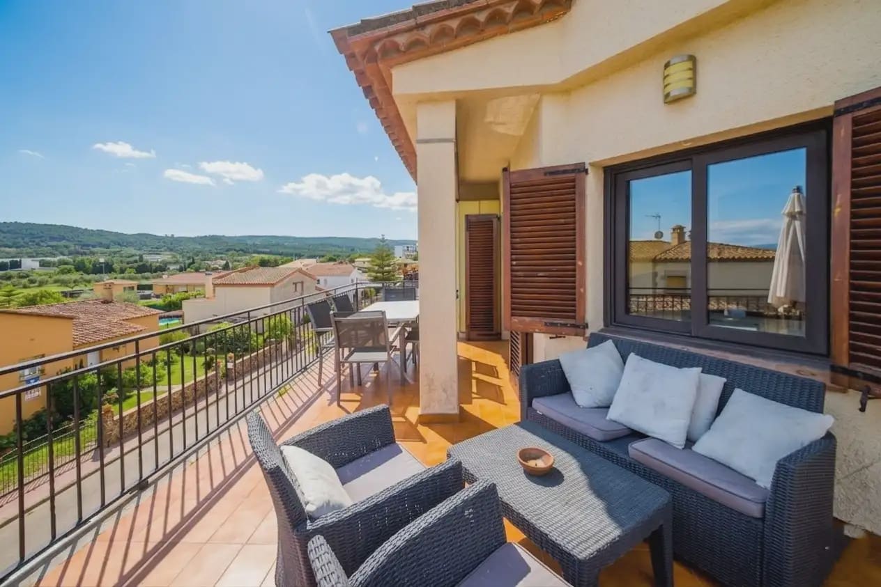 3 bedroom Apartment for sale in Calonge i Sant Antoni - € 275,000 (Ref: 9858913)