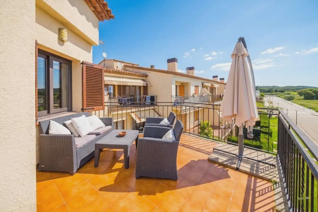 3 bedroom Apartment for sale in Calonge i Sant Antoni - € 275,000 (Ref: 9858913)