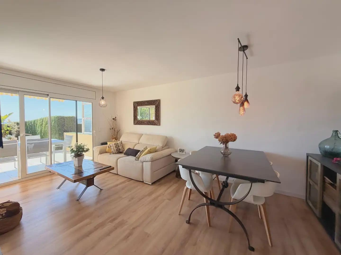 Apartamento de 2 habitaciones en Sant Feliu de Guíxols en venta con piscina - 425.000 € (Ref: 9876813)