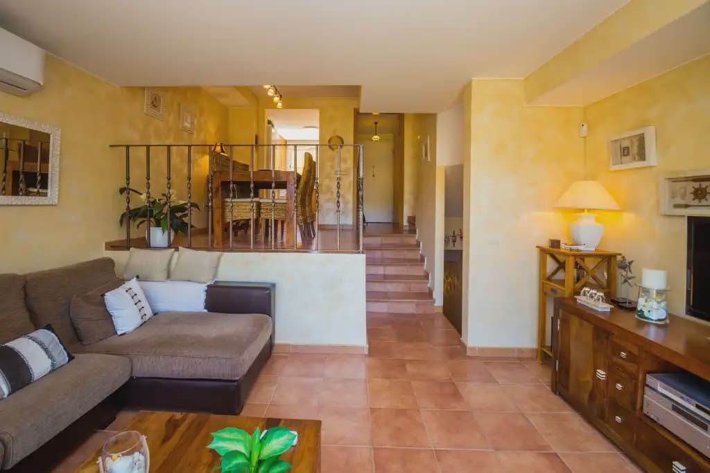 3 sypialnia Dom na sprzedaż w Castell d'Aro z basenem garażem - 360 000 € (Ref: 9904697)