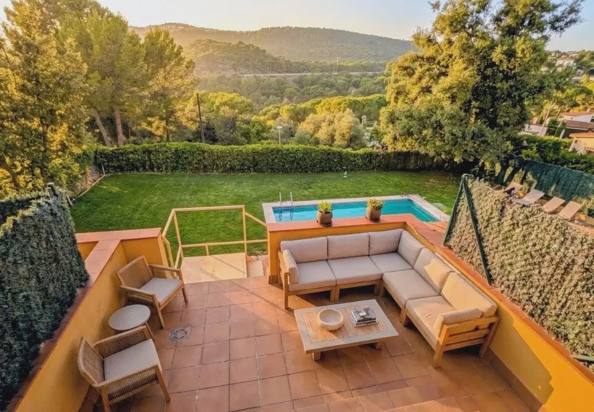 3 sypialnia Dom na sprzedaż w Castell d'Aro z basenem garażem - 360 000 € (Ref: 9904697)