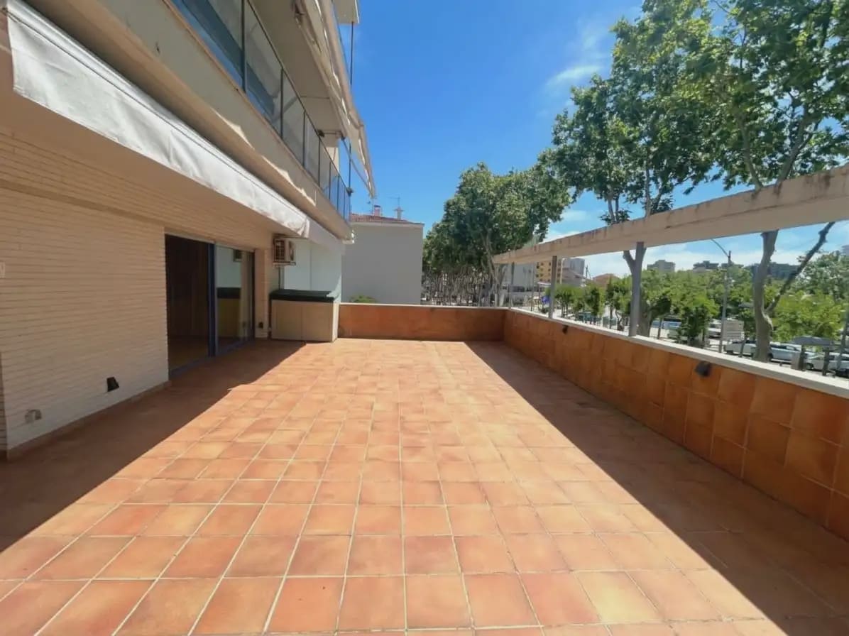 3 sypialnia Apartament na sprzedaż w Platja d'Aro z basenem garażem - 475 000 € (Ref: 9914565)