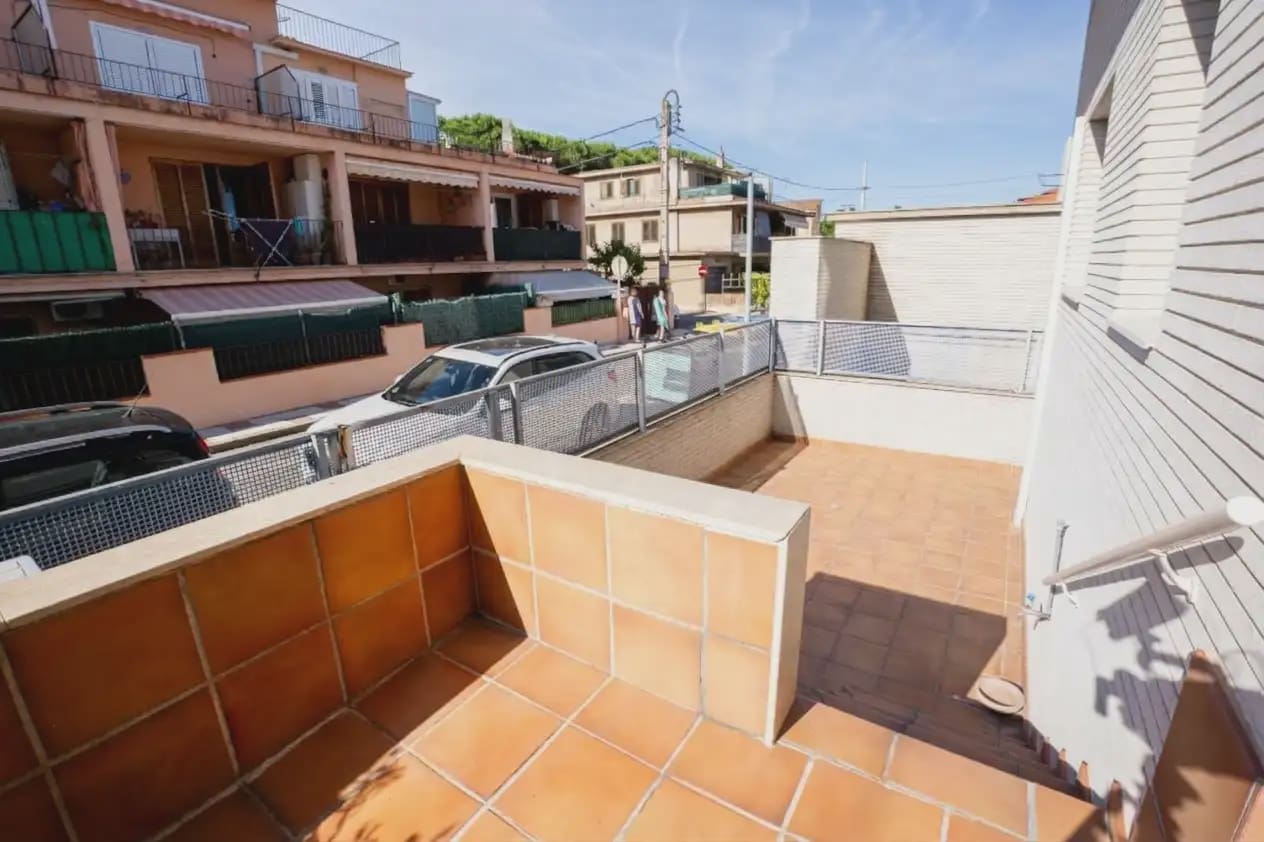 3 sypialnia Apartament na sprzedaż w Platja d'Aro z basenem garażem - 475 000 € (Ref: 9914565)