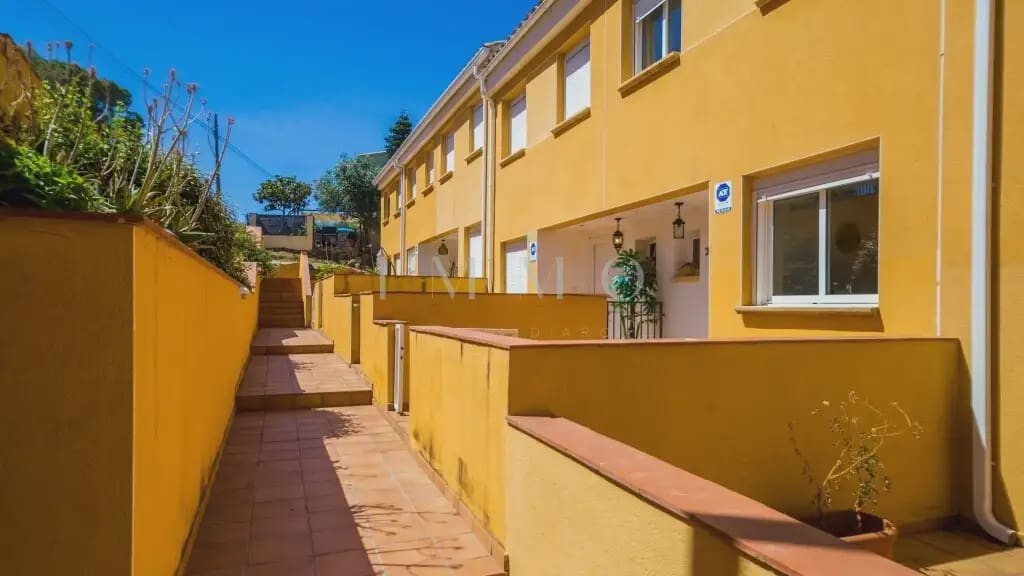 3 bedroom Townhouse for sale in Castell d'Aro with pool garage - € 335,000 (Ref: 9928474)