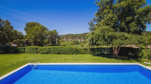 3 soveværelse Byhus til salg i Castell d'Aro, Castell-Platja d'Aro med swimmingpool garage - € 335.000 (Ref: 9928474)