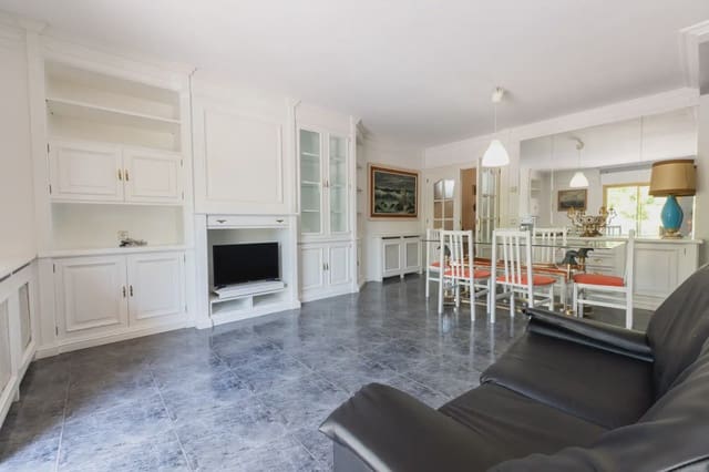 Apartamento de 3 habitaciones en Castell d'Aro, Castell-Platja d'Aro en venta con garaje - 340.000 € (Ref: 9943210)