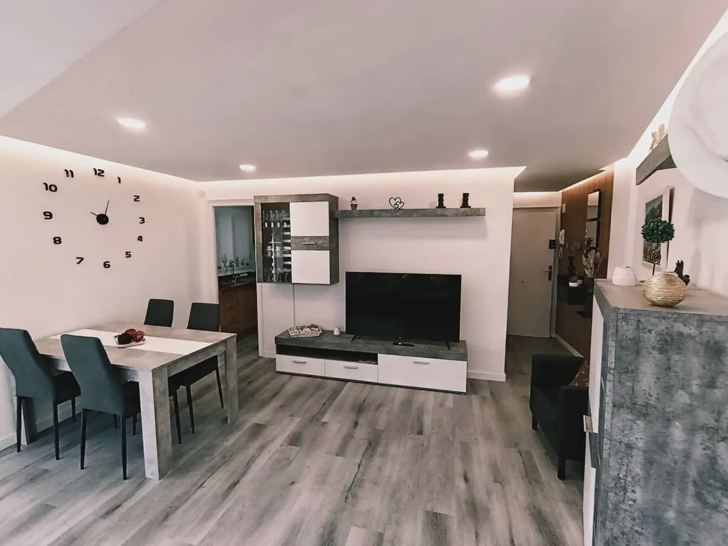 Studio à vendre à S'Agaro - 218 000 € (Ref: 9943225)