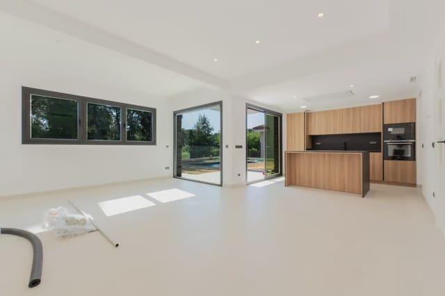 4 soverom Villa til salgs i Calonge i Sant Antoni med svømmebasseng garasje - € 830 000 (Ref: 9954576)