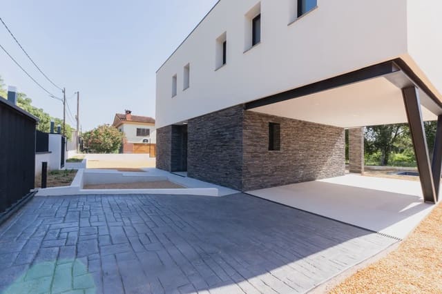 4 soverom Villa til salgs i Calonge i Sant Antoni med svømmebasseng garasje - € 830 000 (Ref: 9954576)