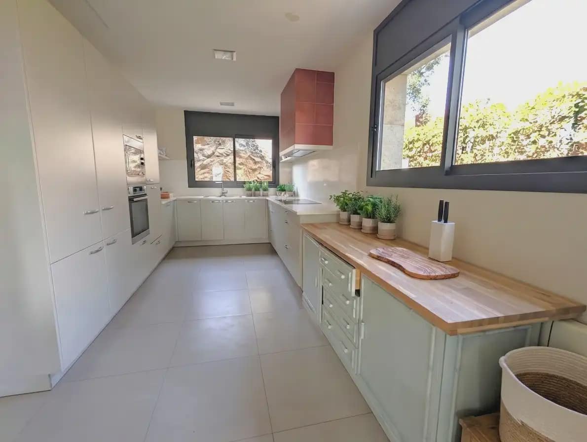 5 soverom Villa til salgs i S'Agaro med svømmebasseng garasje - € 1 350 000 (Ref: 9985883)