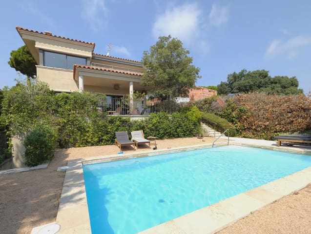 5 soverom Villa til salgs i S'Agaro, Castell-Platja d'Aro med svømmebasseng garasje - € 1 350 000 (Ref: 9985883)