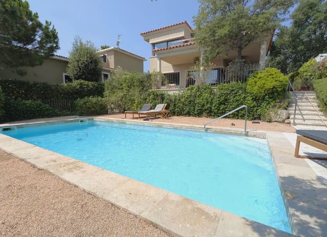 5 soverom Villa til salgs i S'Agaro, Castell-Platja d'Aro med svømmebasseng garasje - € 1 350 000 (Ref: 9985883)