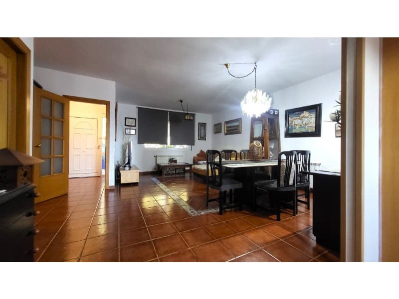 4 chambre Villa/Maison à vendre à Blanes avec piscine garage - 599 000 € (Ref: 10001322)
