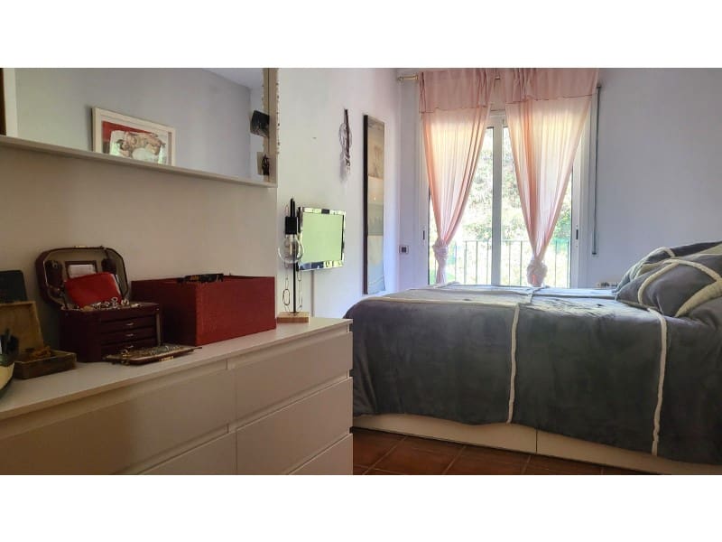 4 chambre Villa/Maison à vendre à Blanes avec piscine garage - 599 000 € (Ref: 10001322)