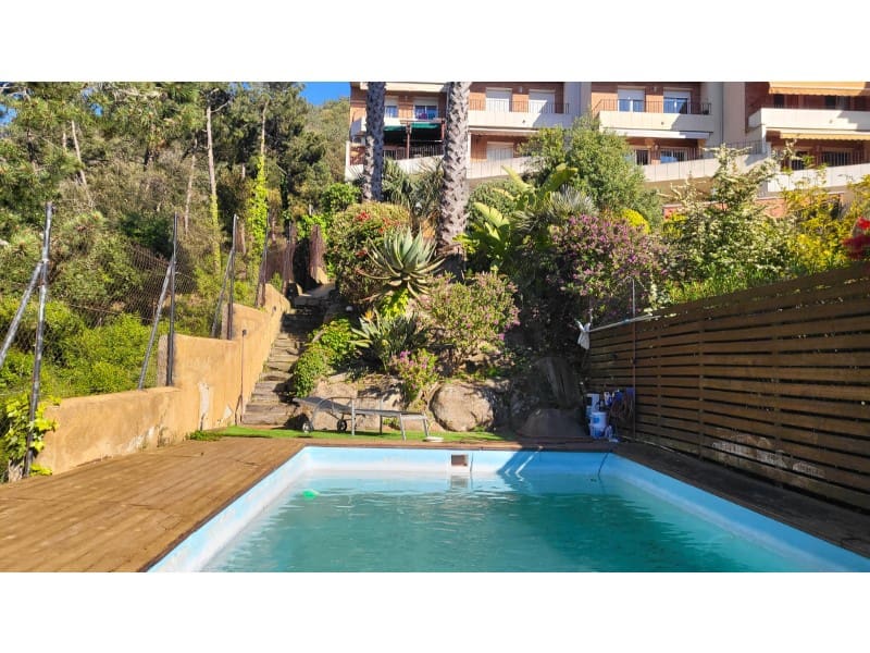 4 chambre Villa/Maison à vendre à Blanes avec piscine garage - 599 000 € (Ref: 10001322)