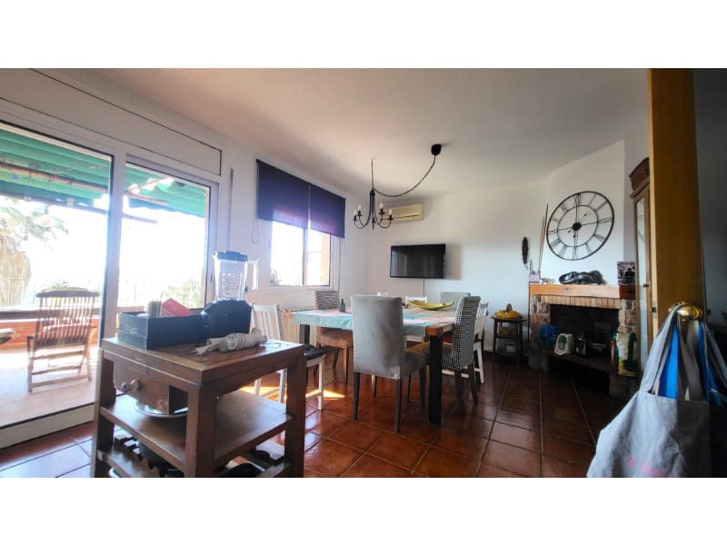 4 chambre Villa/Maison à vendre à Blanes avec piscine garage - 599 000 € (Ref: 10001322)