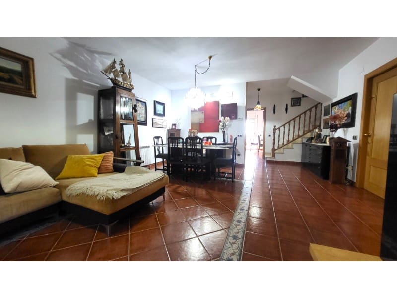 4 chambre Villa/Maison à vendre à Blanes avec piscine garage - 599 000 € (Ref: 10001322)