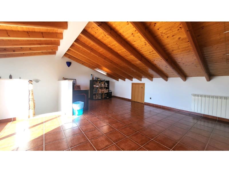 4 chambre Villa/Maison à vendre à Blanes avec piscine garage - 599 000 € (Ref: 10001322)