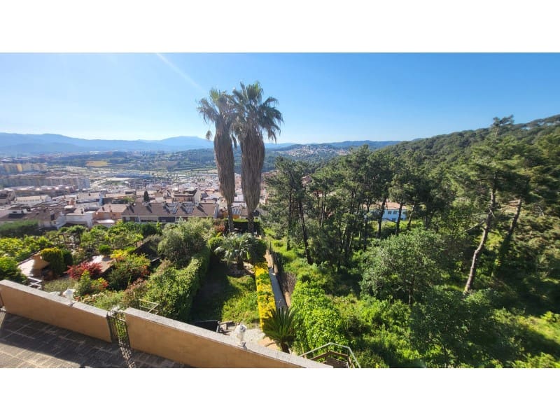 4 chambre Villa/Maison à vendre à Blanes avec piscine garage - 599 000 € (Ref: 10001322)