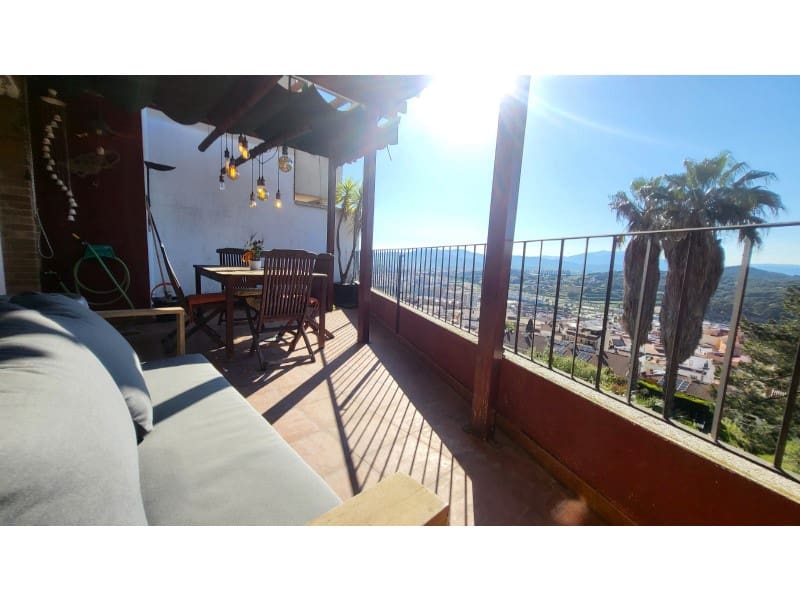 4 chambre Villa/Maison à vendre à Blanes avec piscine garage - 599 000 € (Ref: 10001322)