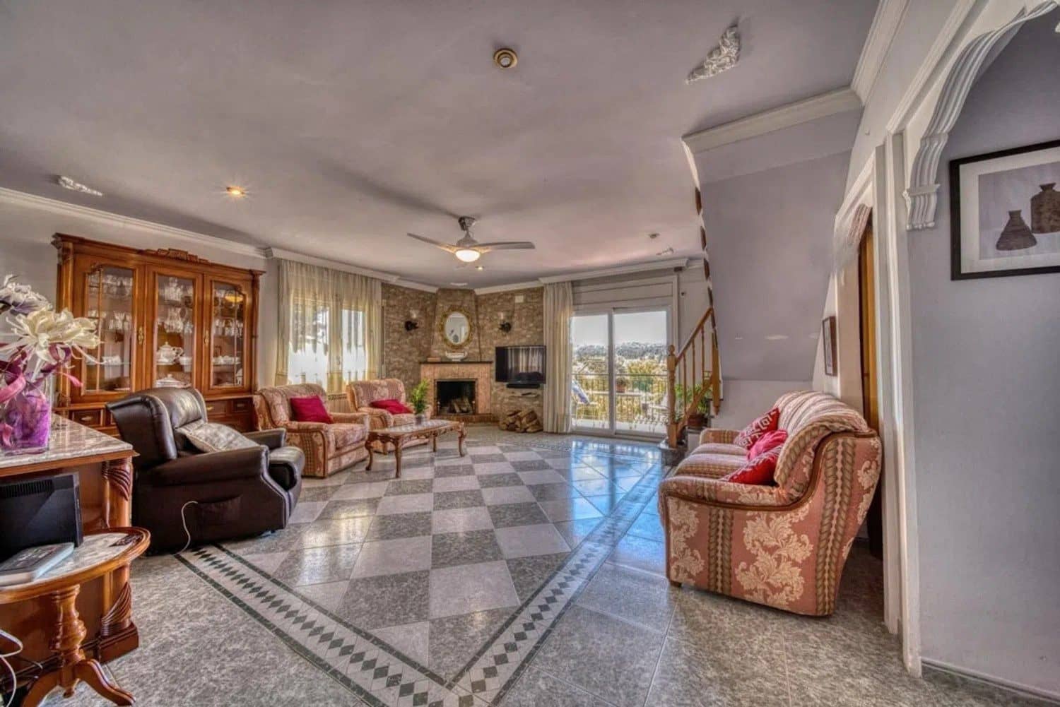 9 bedroom Villa for sale in Vidreres with garage - € 383,500 (Ref: 10004711)