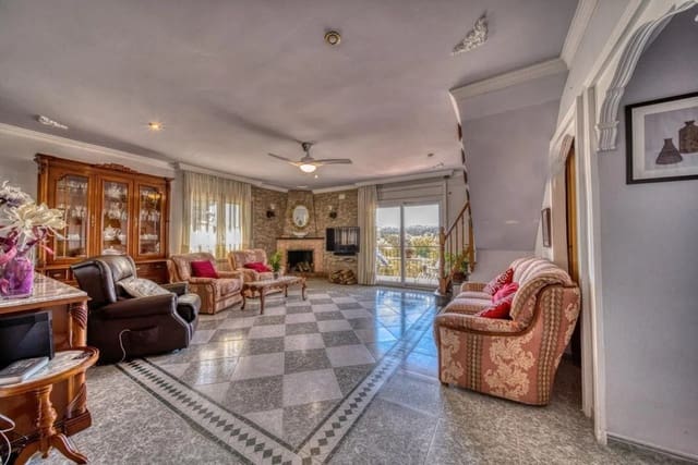 9 bedroom Villa for sale in Vidreres with garage - € 383,500 (Ref: 10004711)