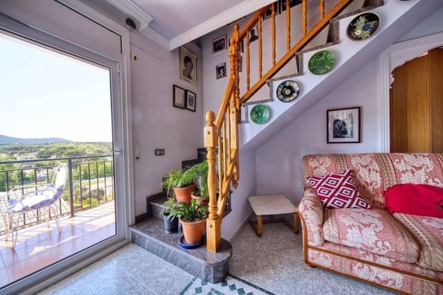 9 bedroom Villa for sale in Vidreres with garage - € 383,500 (Ref: 10004711)