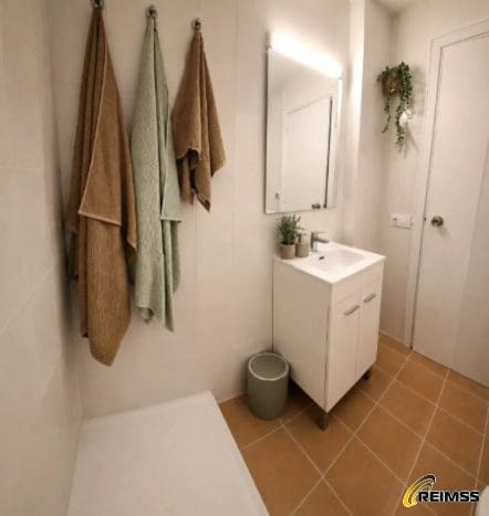 Apartamento para venda em Lloret de Mar com piscina - 133 000 € (Ref: 10026642)