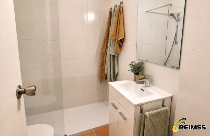 Apartamento para venda em Lloret de Mar com piscina - 133 000 € (Ref: 10026642)