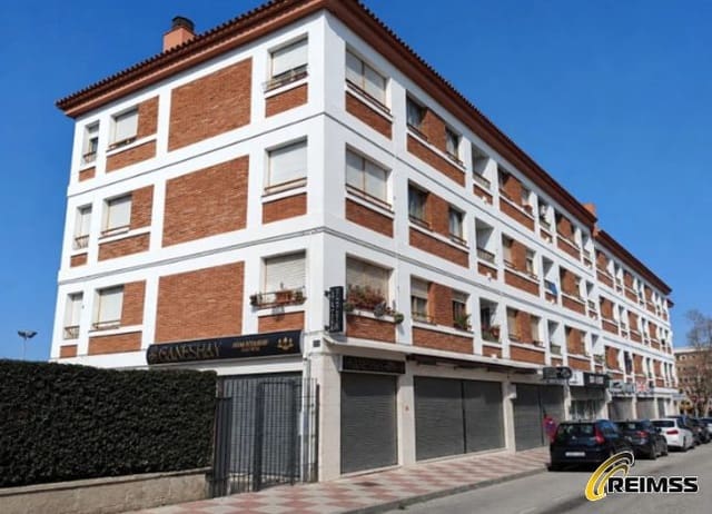 Apartamento para venda em Fenals, Lloret de Mar com piscina - 133 000 € (Ref: 10026642)